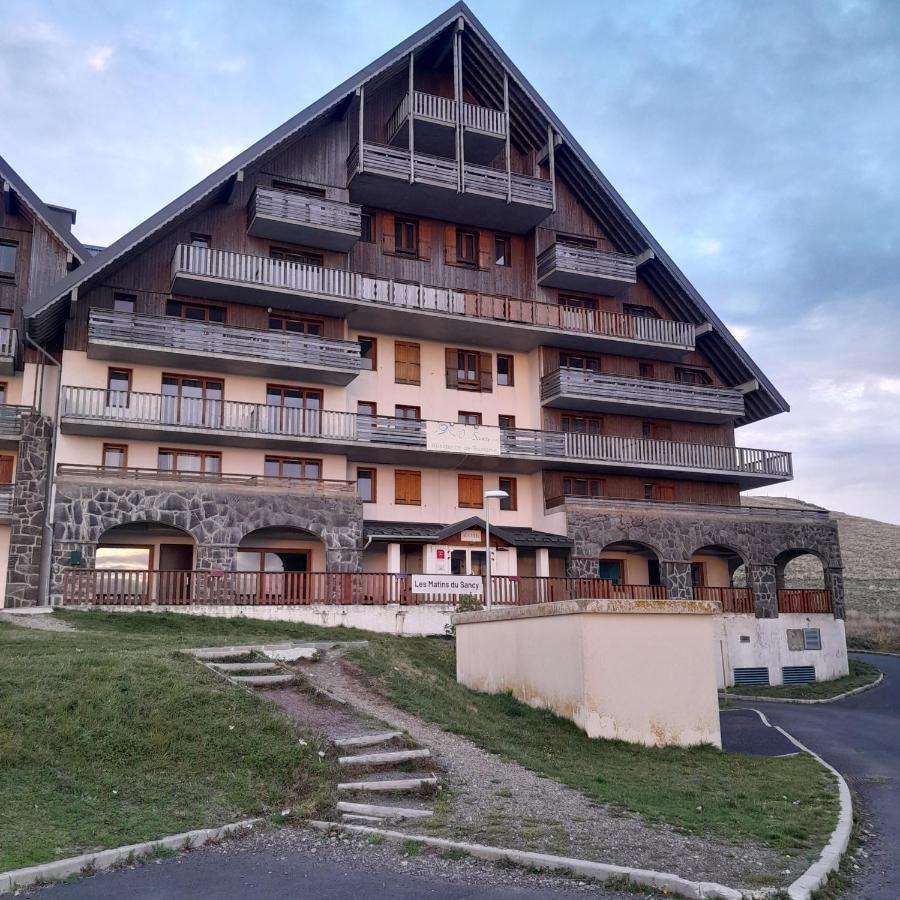 Apartment T2 Confortable - Piscine Chauffee - Super Besse-et-Saint-Anastaise